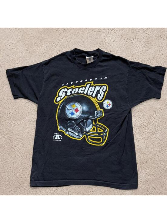 Pro Player Other - Crazy fire vintage Steelers Pro Player big helmet tee.